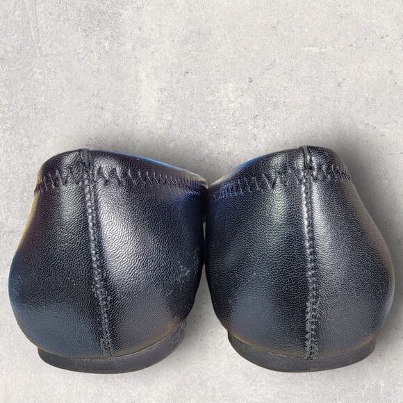 Tory Burch Womens Black Leather Ballet Flats Shoes 5.5 Slip On Gold Logo Travel - Picture 7 of 13